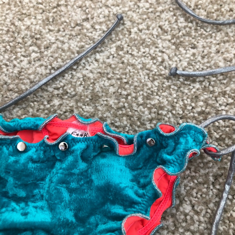 Turquoise bikini - Picture 10 of 10